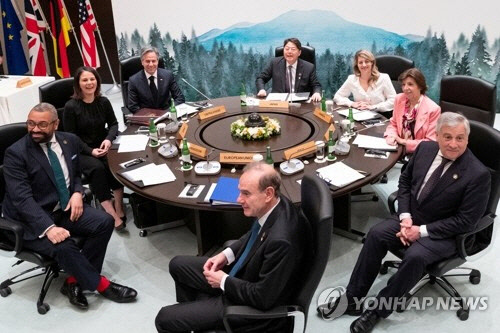 교토통신, "G7, 대러시아 전면 수출금지 검토"(사진=연합뉴스 자료 사진) G7 외교장관회의 참석한 각국 장관들